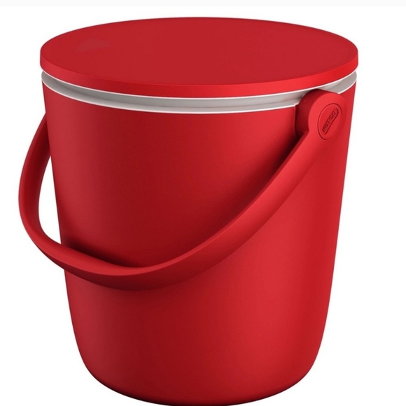 New Keter Go Bar 4.2-Gallon Drinks Cooler with Handle and Pop-Up Outdoor Table - Picture 2 of 6